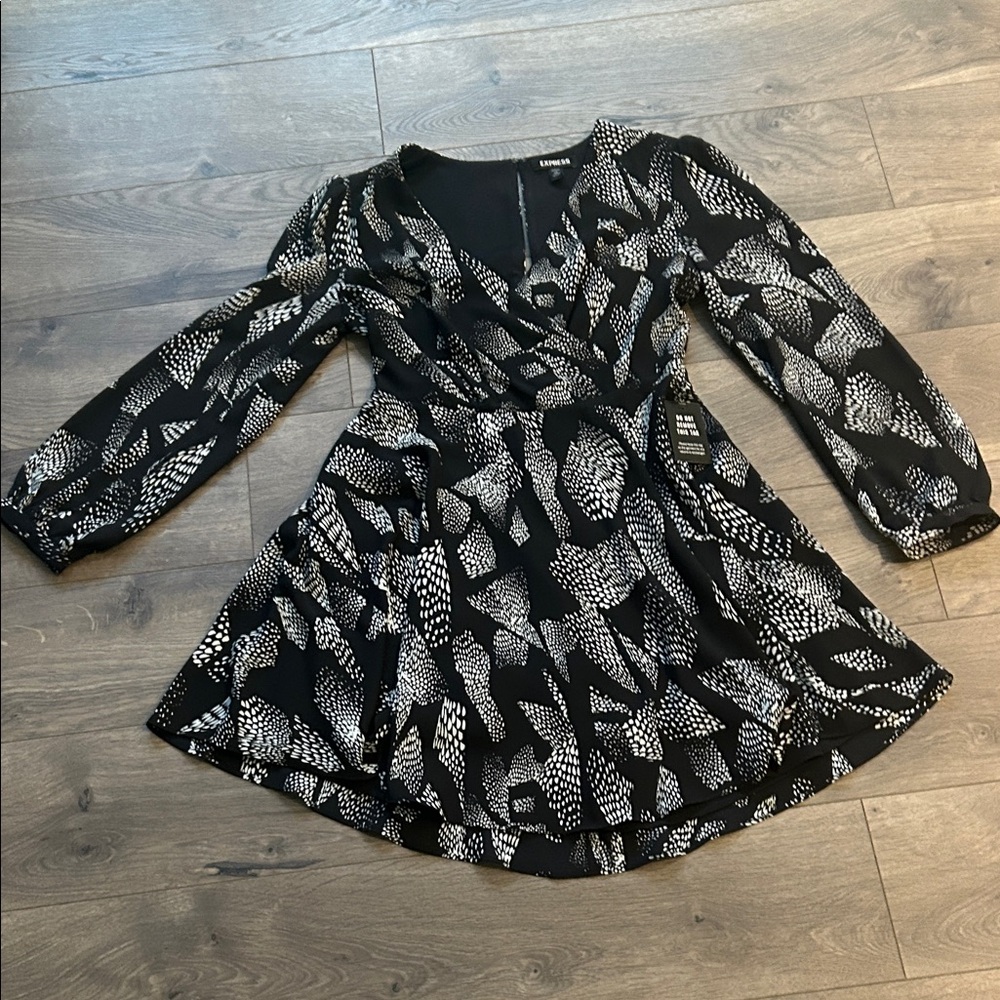 Black and White Express Patterned Dress-Sz XS-Petite